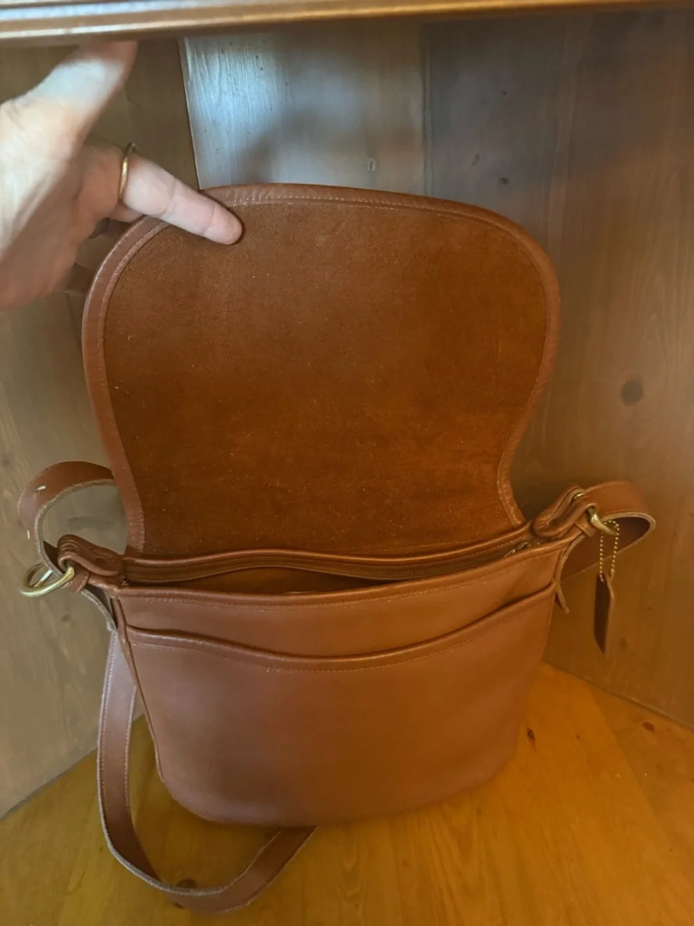 Coach vintage leather  saddle-style crossbody bag - Picture 12 of 16